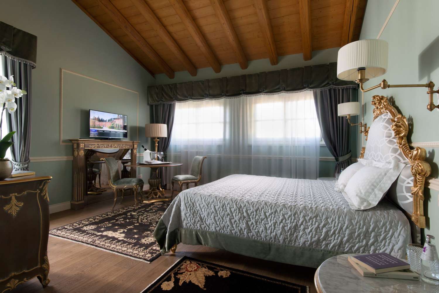 Romeo and Juliet Executive room Romeo and Juliet Executive room